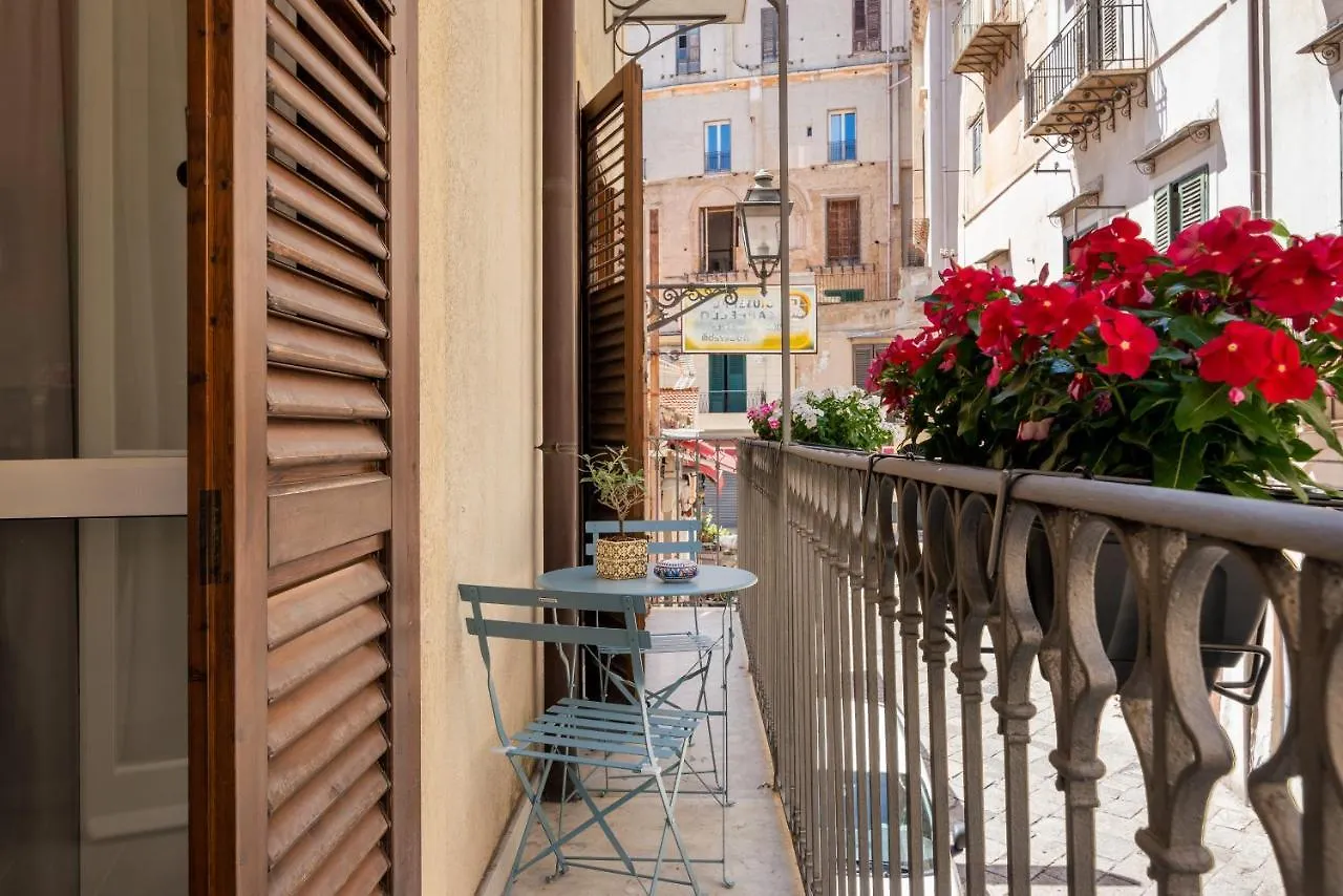 Le Porte Del Kassaro Palermo Apartment