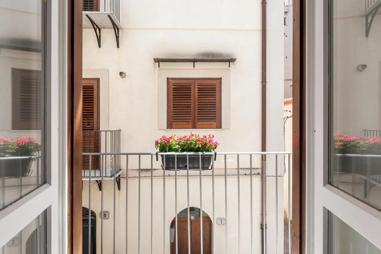 Apartment Le Porte Del Kassaro Palermo